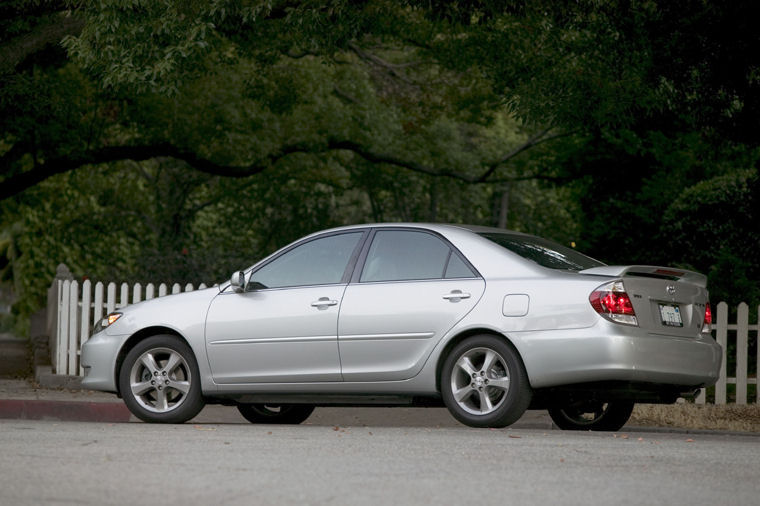 2005 Toyota Camry SE Picture