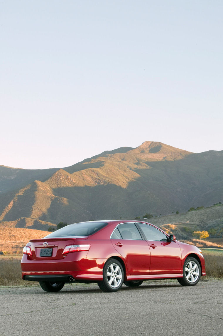 2007 Toyota Camry SE Picture