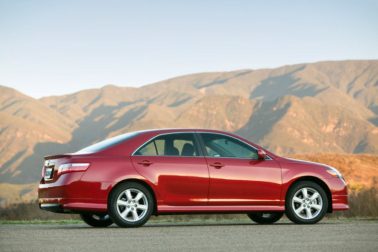 2007 Toyota Camry SE Picture