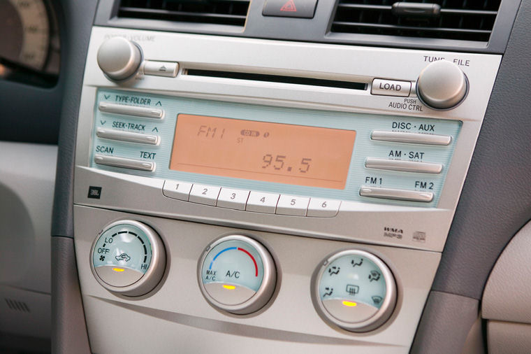 2008 Toyota Camry SE Dashboard Picture