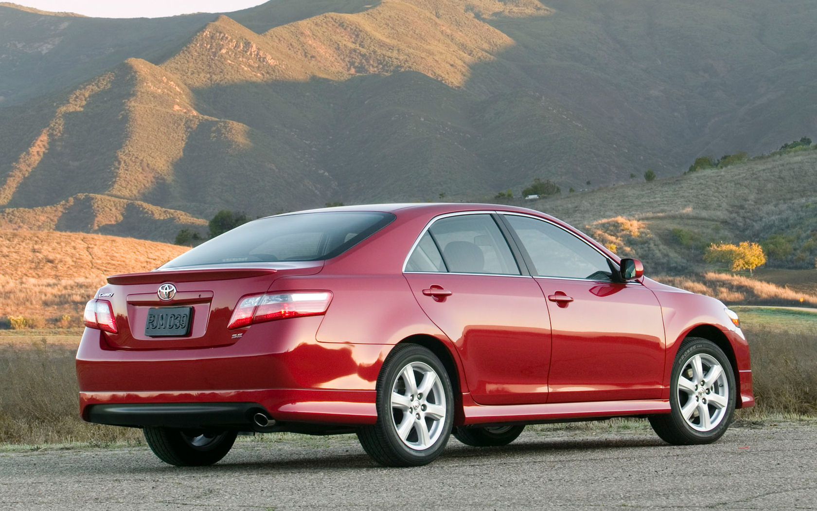 Toyota Camry Desktop Wallpaper