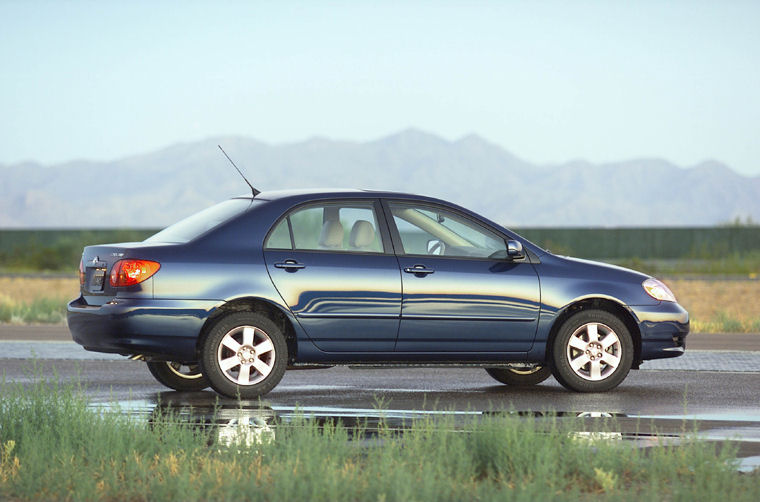 2003 Toyota Corolla LE Picture