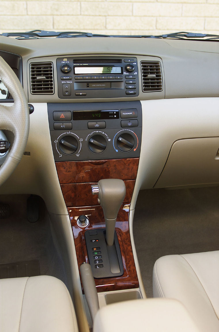 2004 Toyota Corolla Le Dashboard Picture Pic Image