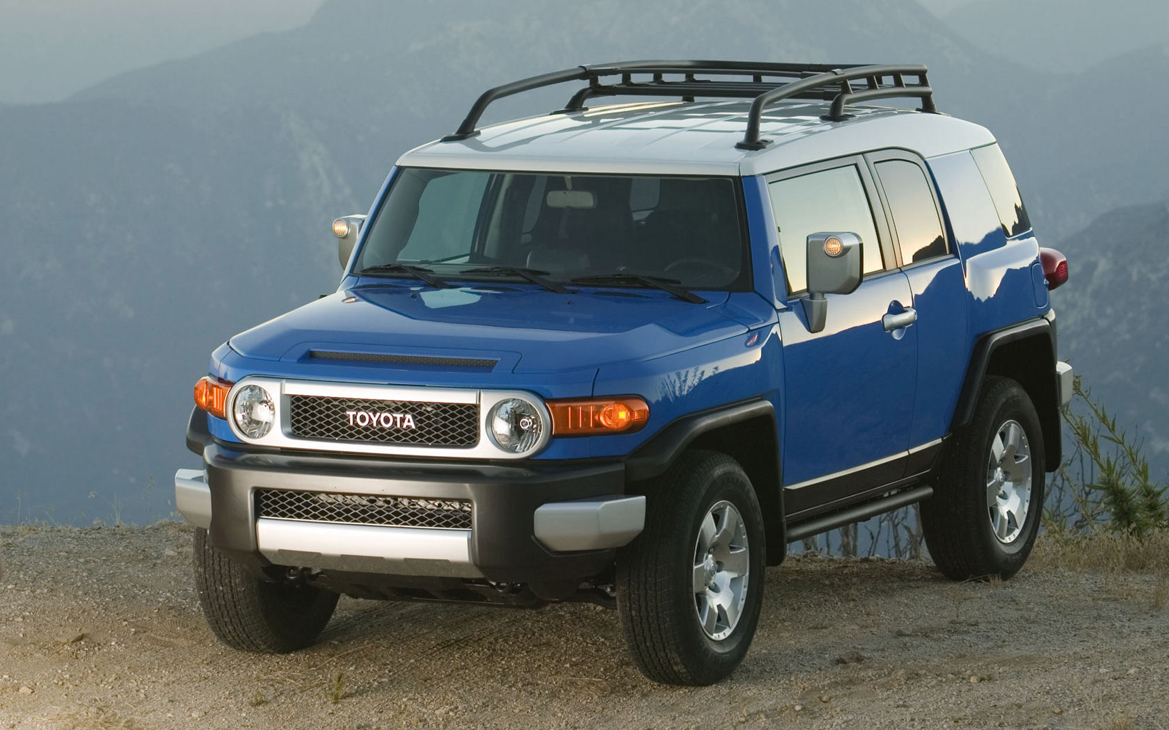 Toyota FJ Cruiser Desktop Wallpaper