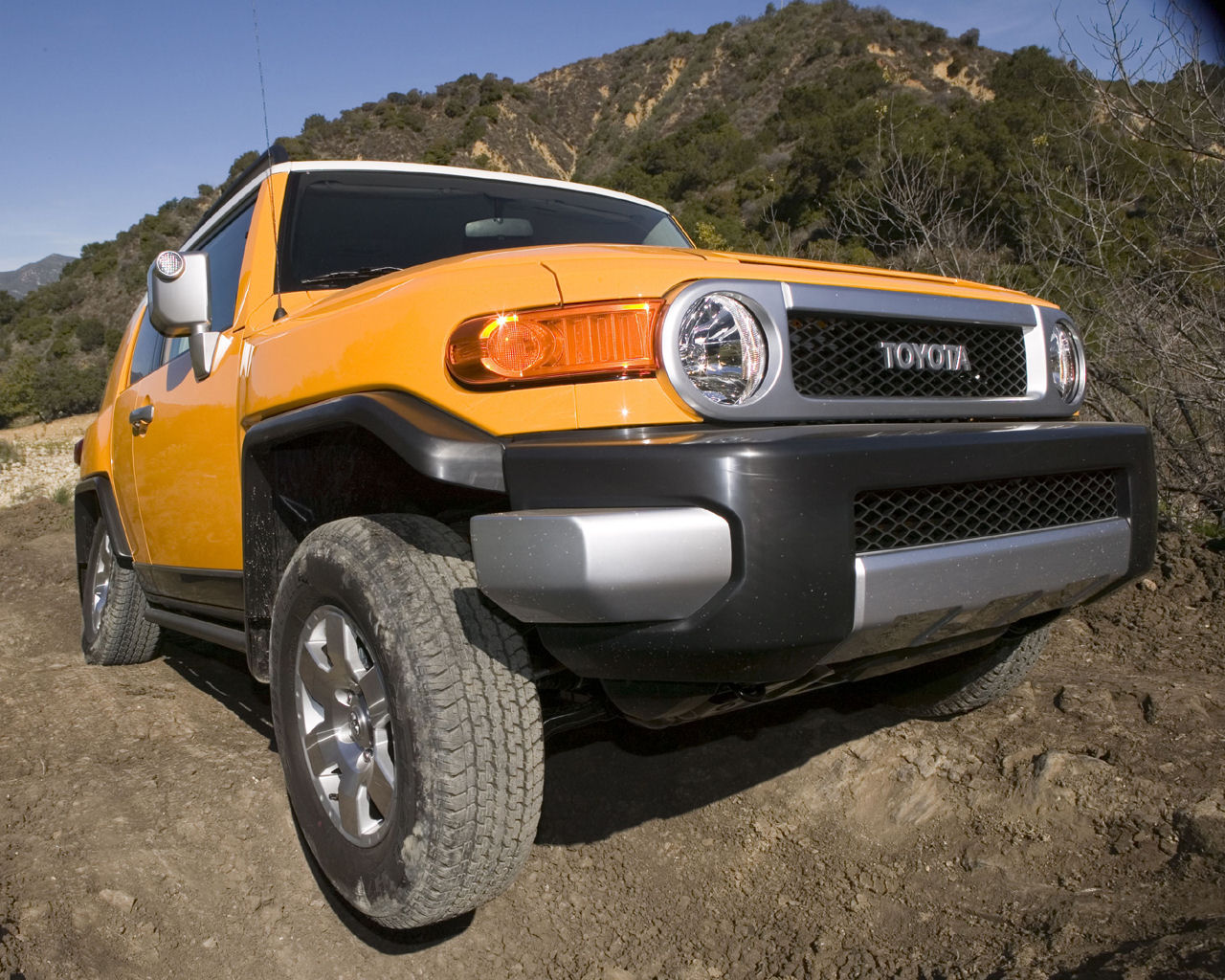 Toyota FJ Cruiser Desktop Wallpaper