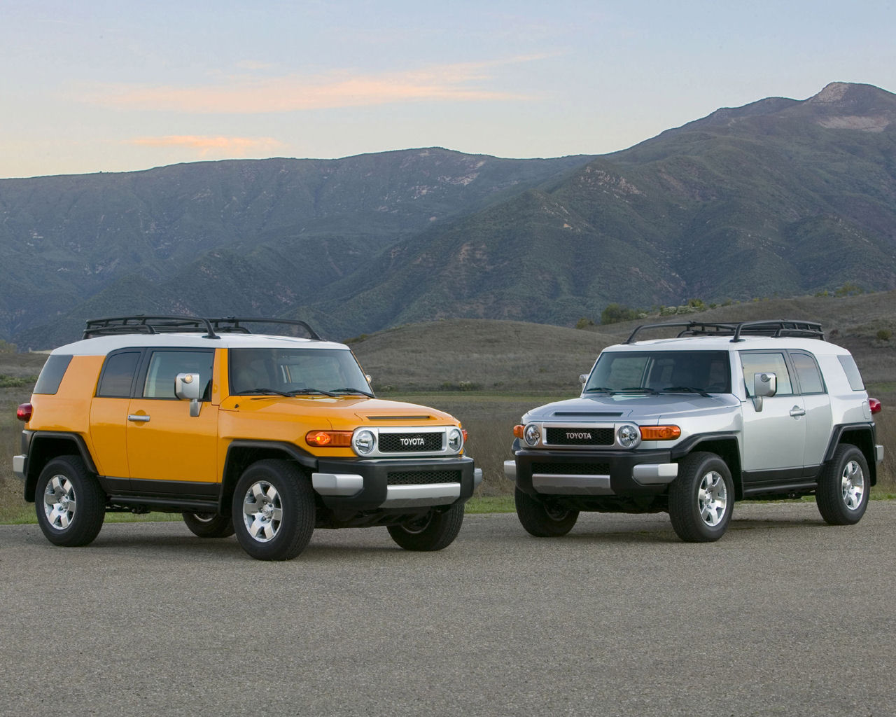 Toyota FJ Cruiser Desktop Wallpaper