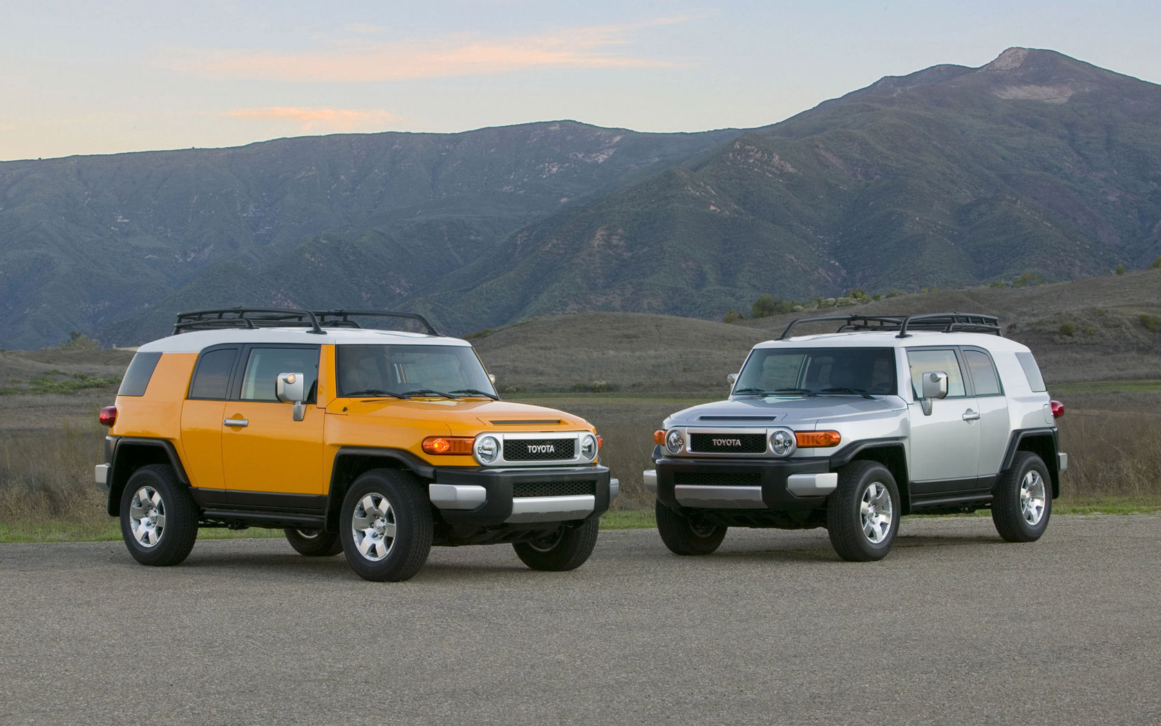 Toyota FJ Cruiser Desktop Wallpaper