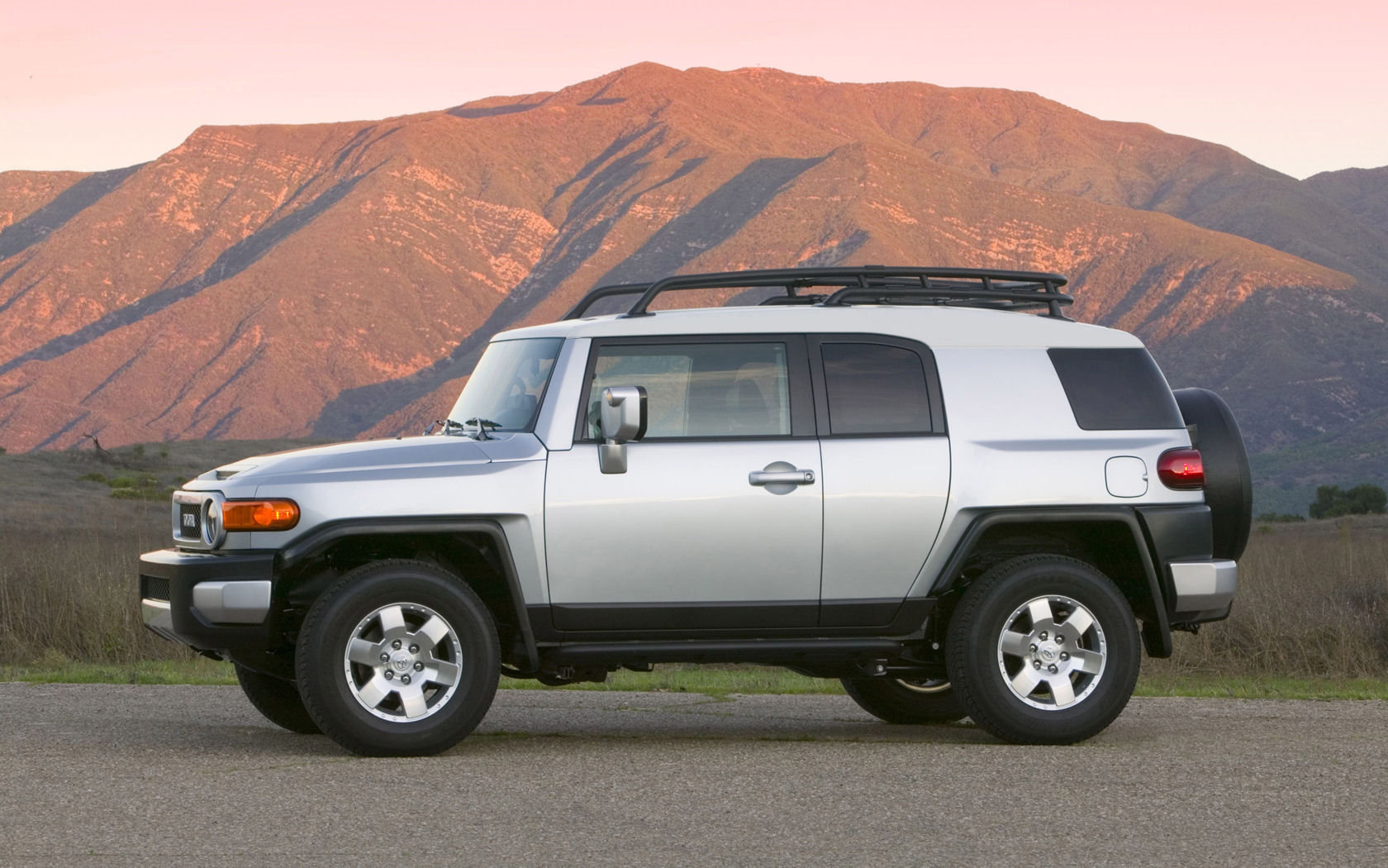 Toyota FJ Cruiser Desktop Wallpaper