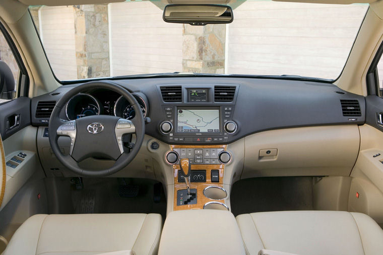 2008 Toyota Highlander Cockpit Picture