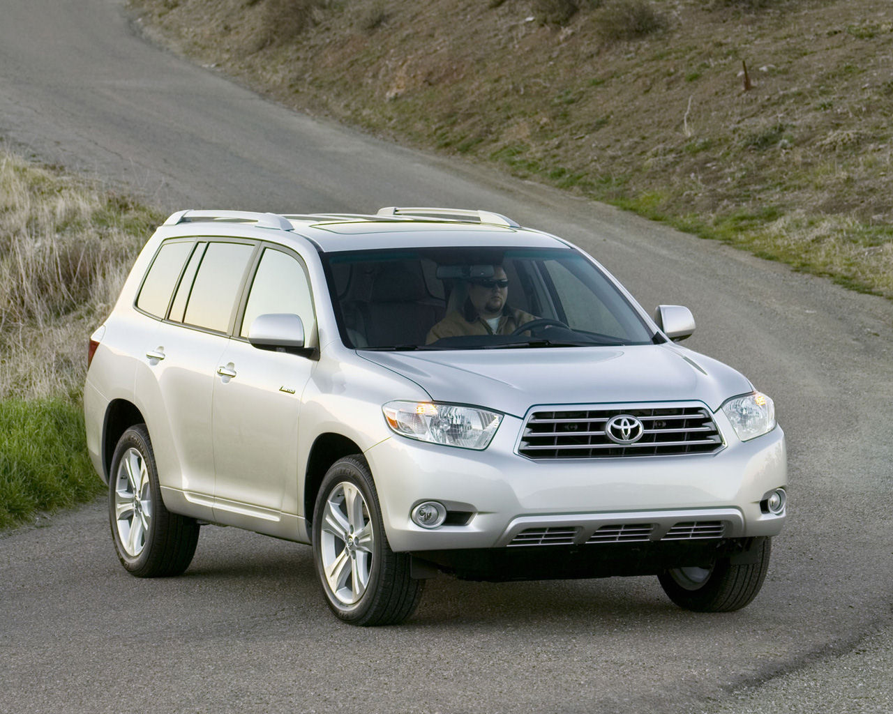 Toyota Highlander Desktop Wallpaper