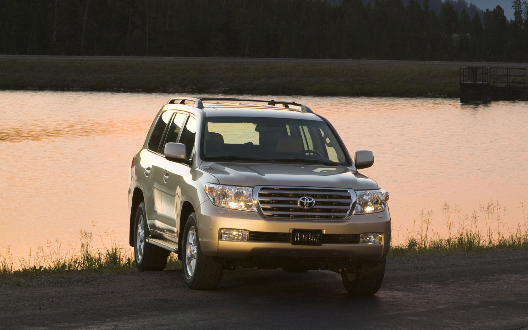 Toyota Land Cruiser Desktop Wallpaper