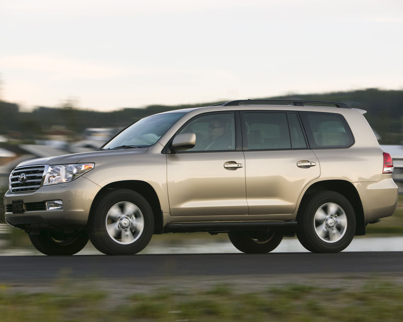 Toyota Land Cruiser Desktop Wallpaper