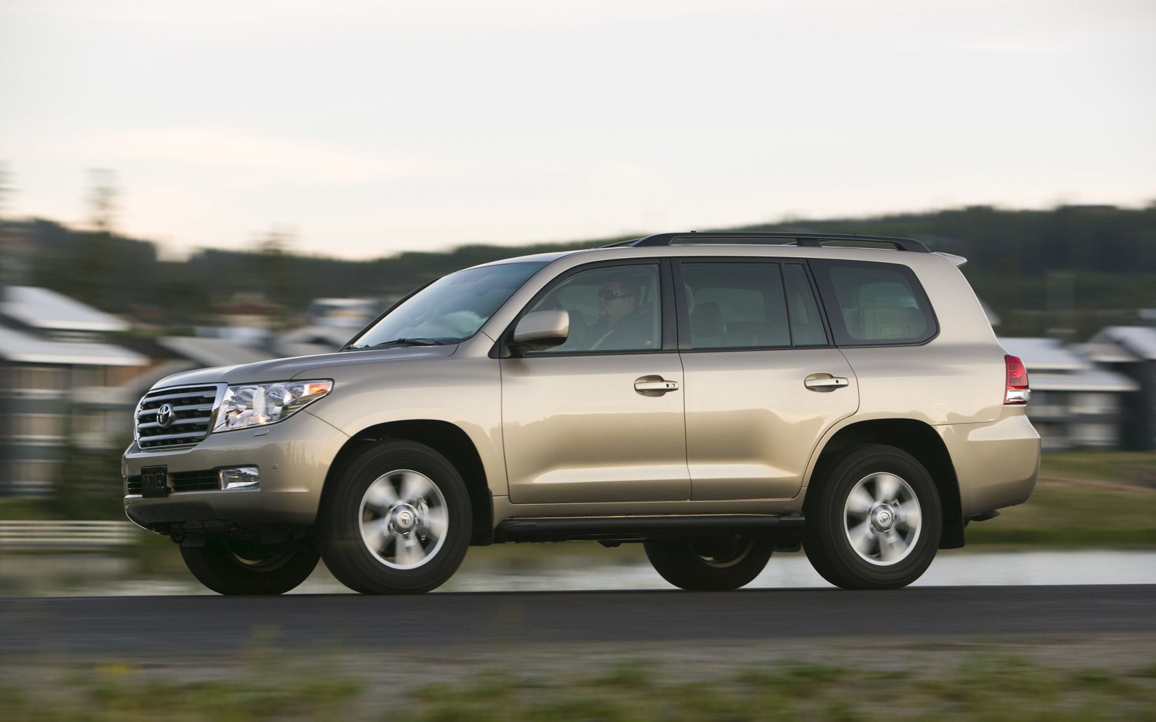 Toyota Land Cruiser Desktop Wallpaper