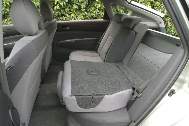 2004 Toyota Prius Rear Seats Picture