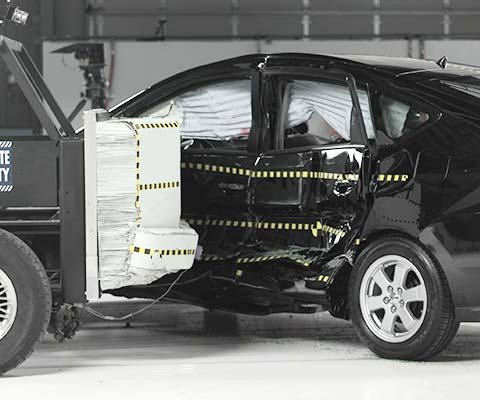 2008 Toyota Prius IIHS Side Impact Crash Test Picture