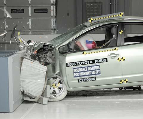 2009 Toyota Prius IIHS Frontal Impact Crash Test Picture