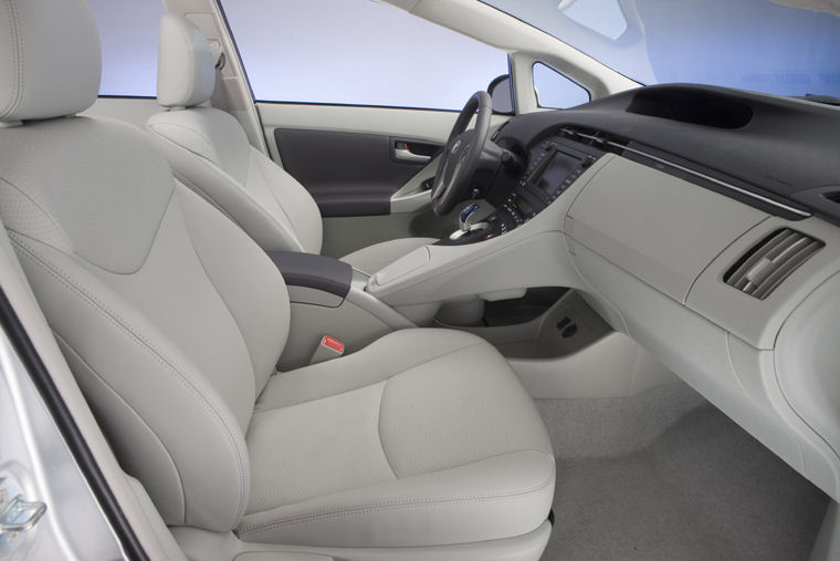 2010 Toyota Prius Front Seats Picture