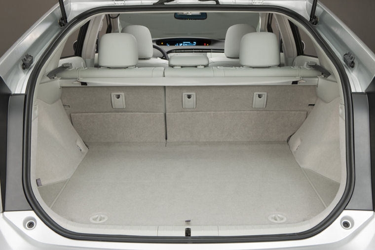 2010 Toyota Prius Trunk Picture