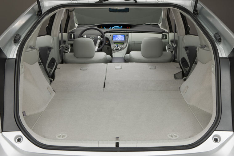 2010 Toyota Prius Trunk Picture