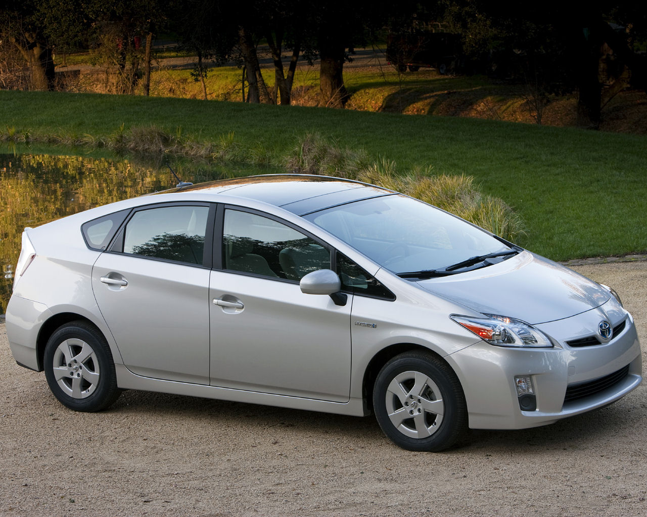 Toyota Prius Desktop Wallpaper