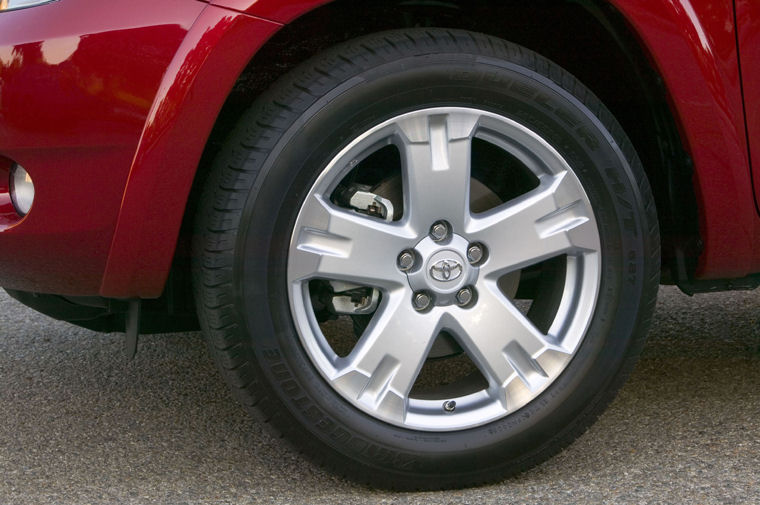 2006 Toyota RAV4 Sport Rim Picture