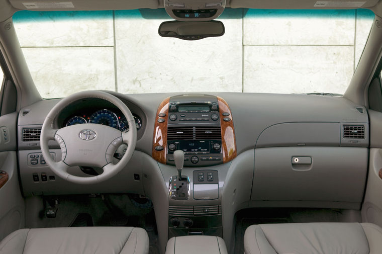 2008 Toyota Sienna Cockpit Picture