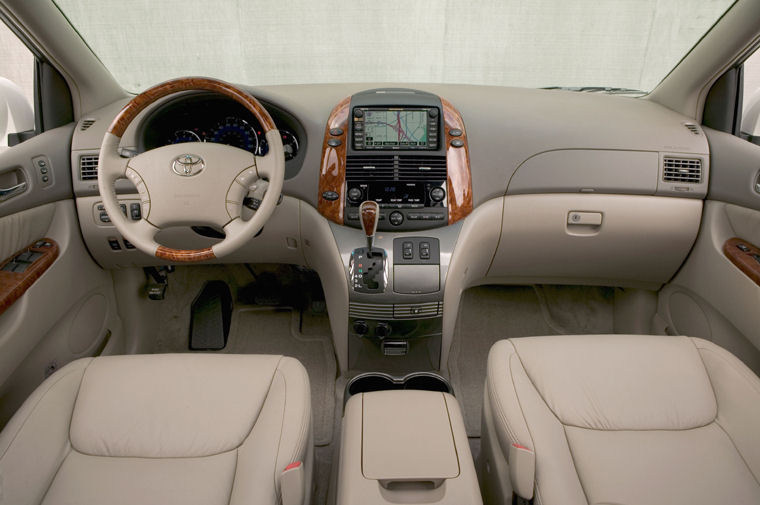 2008 Toyota Sienna Cockpit Picture