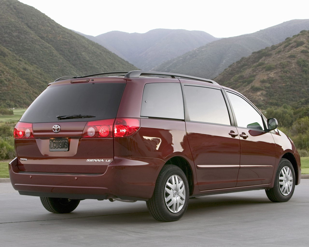 Toyota Sienna Desktop Wallpaper