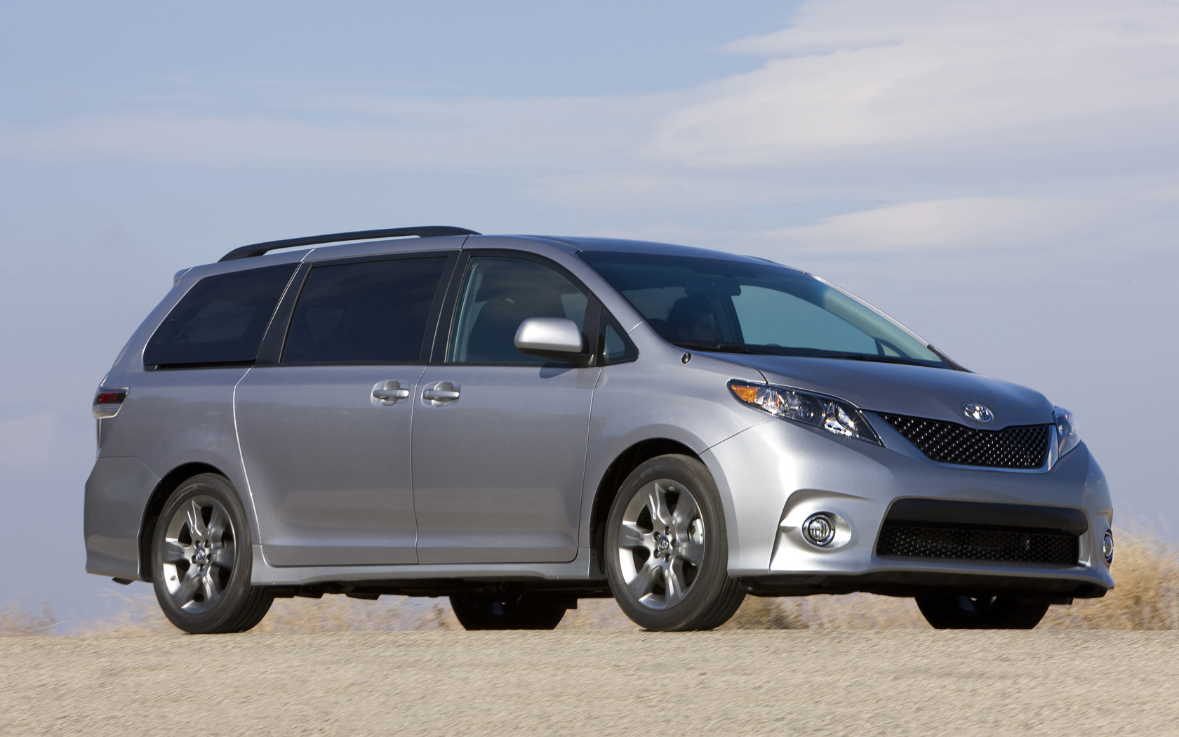 Toyota Sienna Desktop Wallpaper