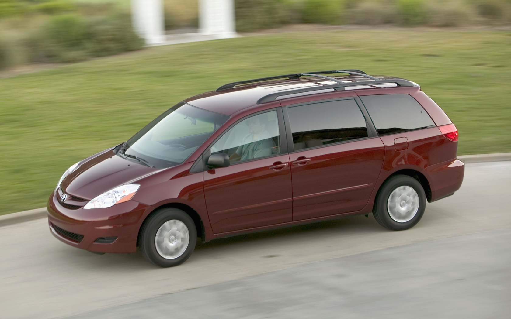 Toyota Sienna Desktop Wallpaper