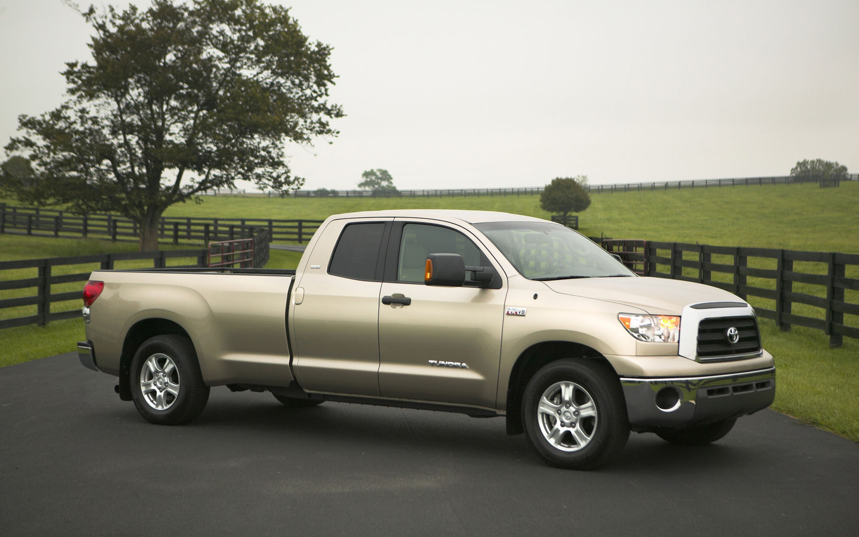 Toyota Tundra Regular Double Cab Crewmax V8 Awd Free Widescreen