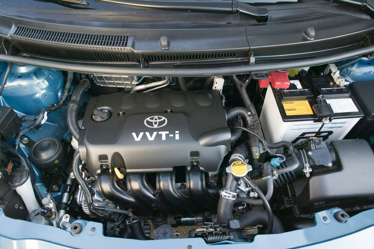 2008 Toyota Yaris Hatchback 1.5l 4-cylinder Engine Picture