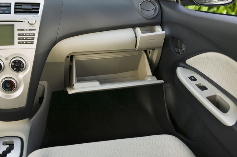 2008 Toyota Yaris Sedan Glove Box Picture