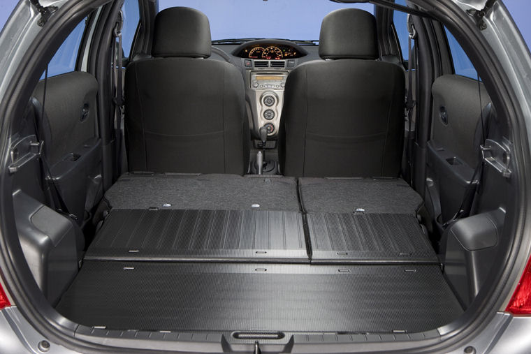 2009 Toyota Yaris 5-door Hatchback Trunk Picture