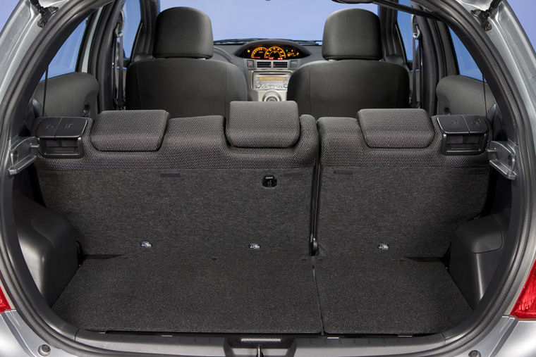 2009 Toyota Yaris 5-door Hatchback Trunk Picture