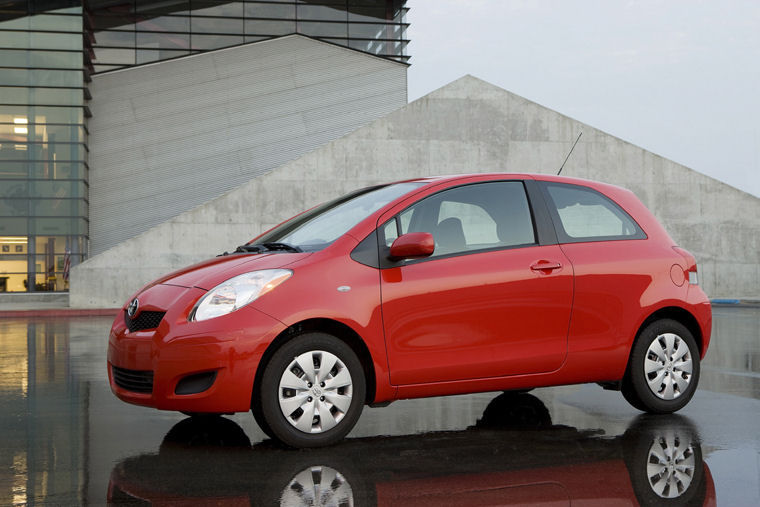 2009 Toyota Yaris 3-door Hatchback Picture