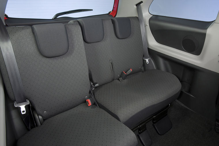 2010 Toyota Yaris 3-door Hatchback Rear Seats Picture