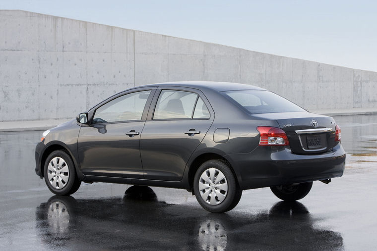 Toyota yaris 2010 photo gallery
