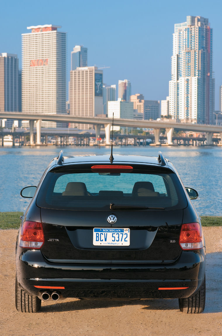 2009 Volkswagen (VW) Jetta SportWagen Picture