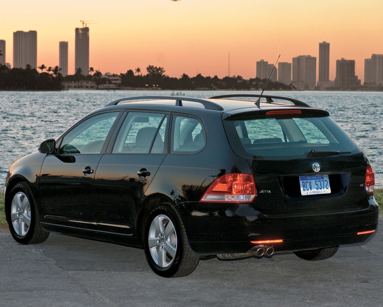 Volkswagen Jetta Desktop Wallpaper