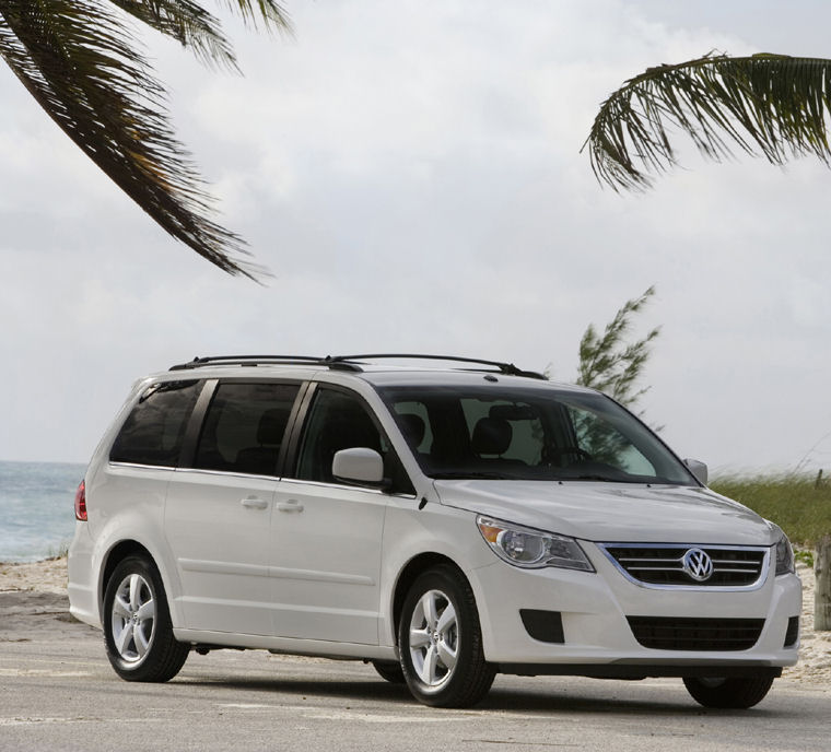 2009 Volkswagen Routan Picture