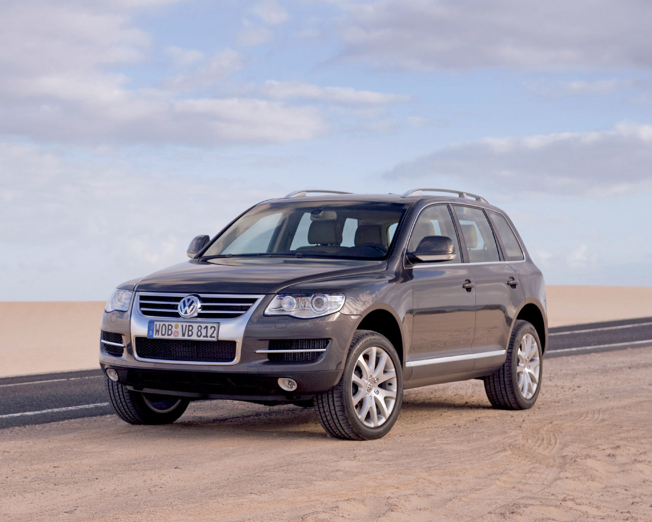 Volkswagen Touareg Desktop Wallpaper