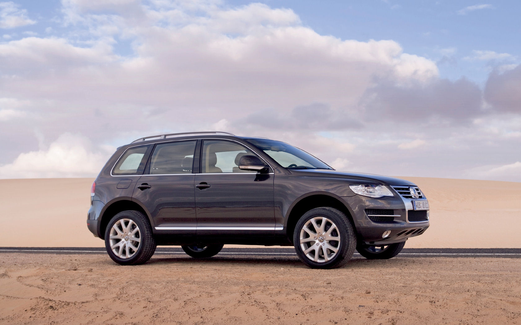 Volkswagen Touareg Desktop Wallpaper