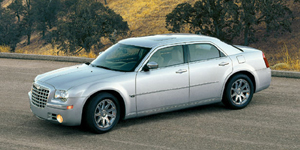 2005 Chrysler 300 Reviews / Specs / Pictures