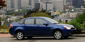 2010 Ford Focus Reviews / Specs / Pictures