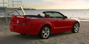 2006 Ford Mustang Reviews / Specs / Pictures
