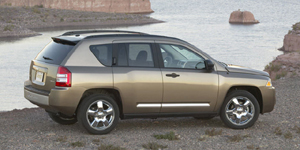 2010 Jeep Compass Reviews / Specs / Pictures