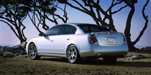 2004 Nissan Altima Reviews / Specs / Pictures