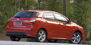 2010 Toyota Matrix Reviews / Specs / Pictures