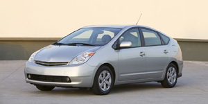 2004 Toyota Prius Reviews / Specs / Pictures